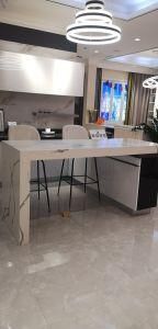 mm820 Spray White-- Artifcical Stone Foshan Slabs Shanxi Slabs Shandong Slabs Cut-to Size Countertop