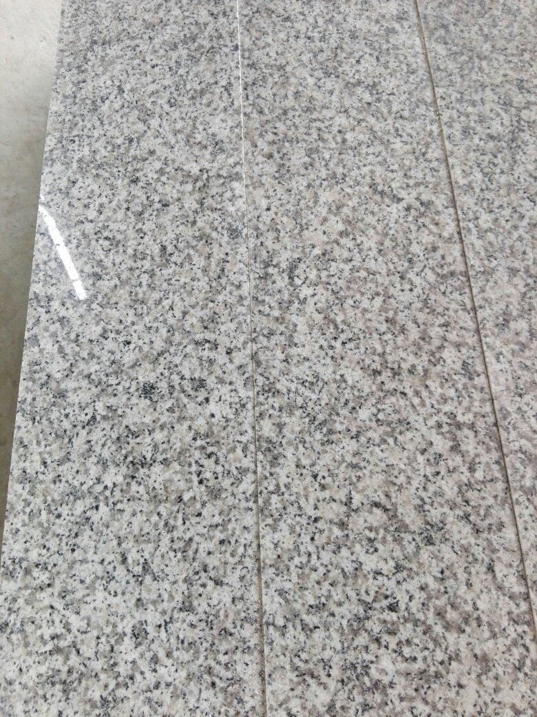 Hot Sale Flamed G623 Light Grey Granite Tile for Wall Decoration and Flooring