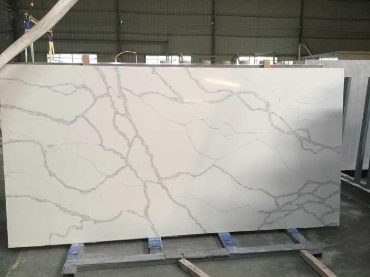 China New Calacatta Quartz for Tile/Slab/Countertops Wall Flooring Mosaic Bulk Sale