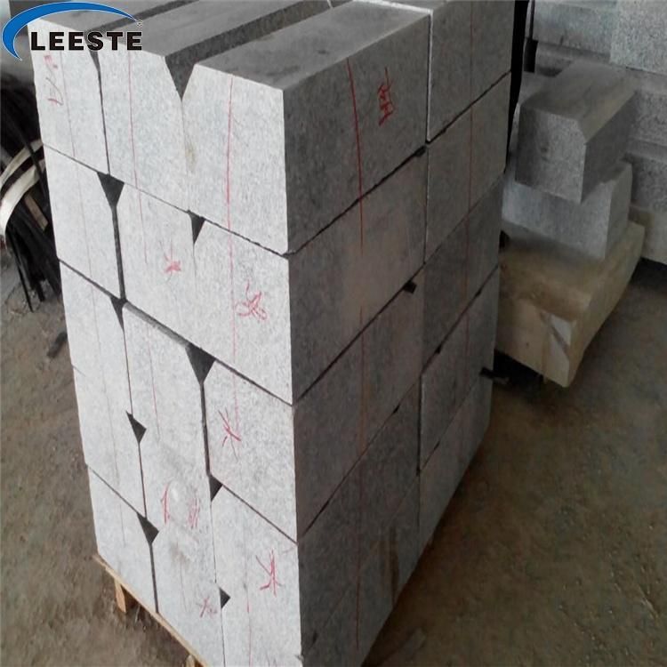 G603 Sardo Grey Light Grey Granite Kerbstone Sawn Cut Surface Flamed Surface Bavelled Edge