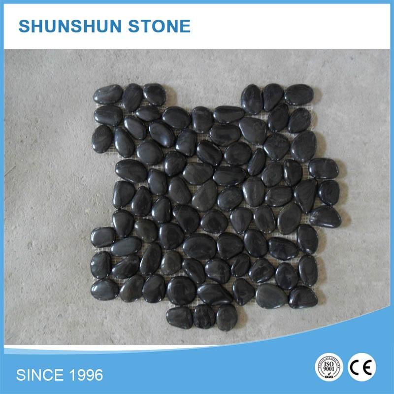 White and Black Natural Polished Pebbles for Landscaping