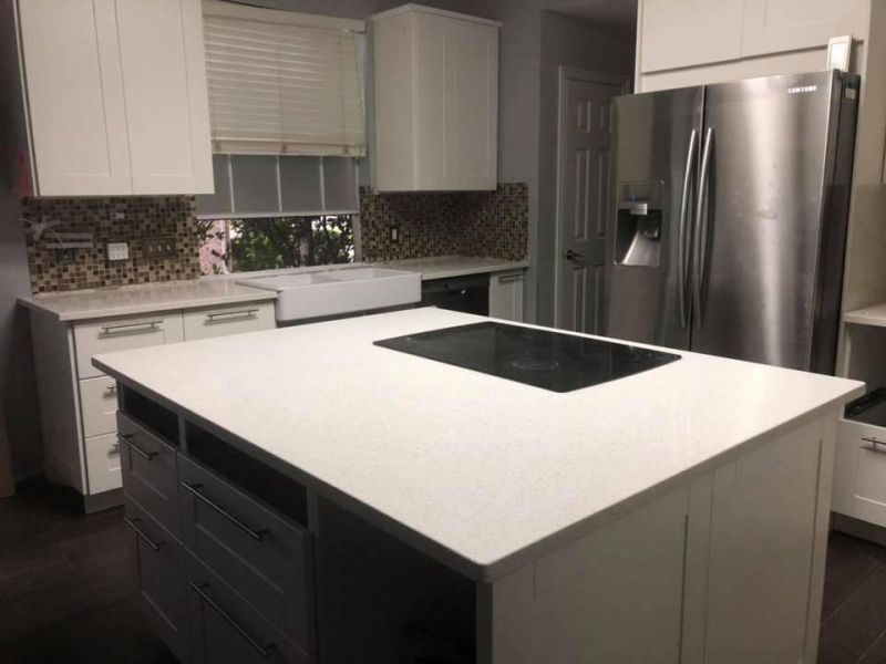 White Artificial Polished Quartz for Kitchen Island/Countertop/Vanity/Worktop