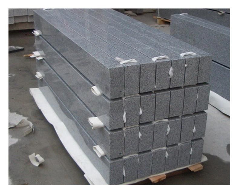 G603/G602/G383/G682/G654 Grey/Black/Red/Yellow Color Granite Curbstone Paving Stone Paver Curbstone for Landscaping Project