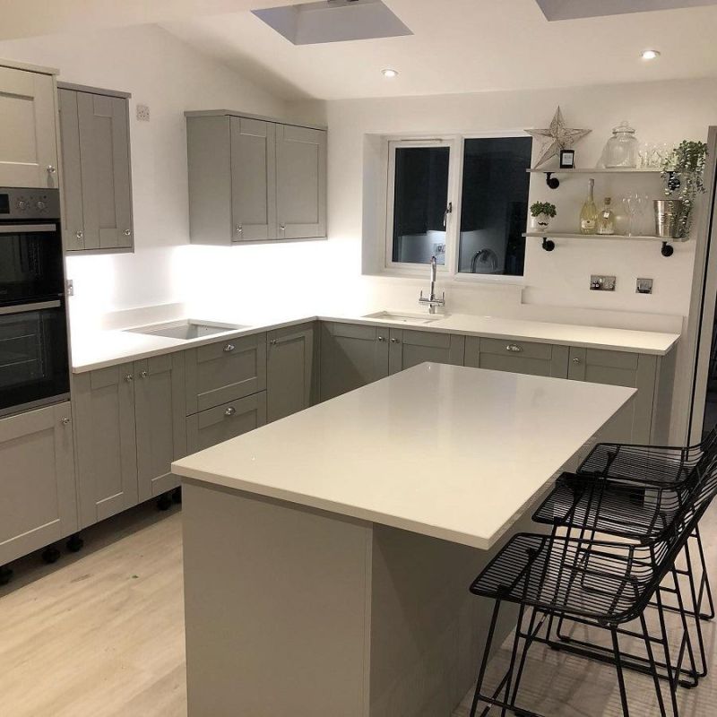 White Galaxy Quartz Countertop for Kitchen/Bathroom