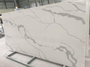 Engineered White Calacatta Quartz Kitchentop/Countertops/Slab in House Project