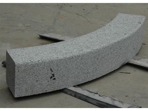 Hot Sell and Cheap G654 Granite Kerbstone for Garden and Road with Popular Types Like Flamed Surface and Polished Surface etc.