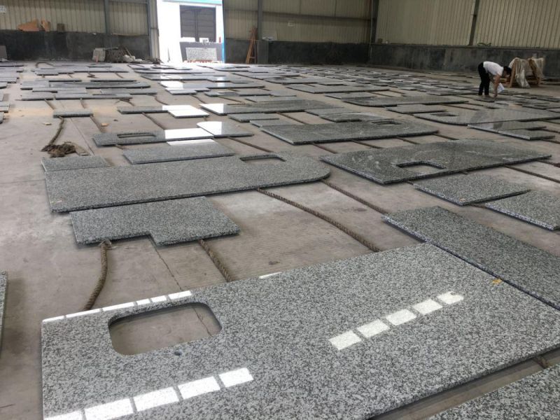 China High-Polished Natural Granite Black Galaxy Countertop for Hot Sale