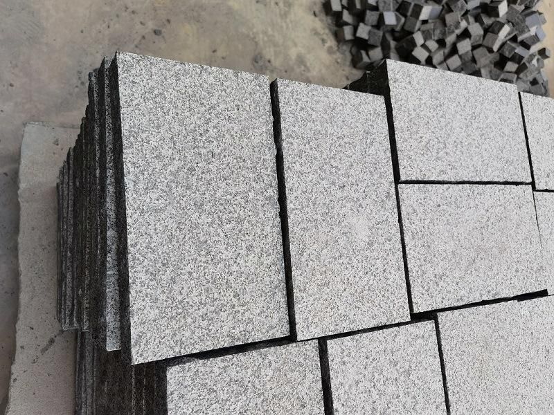 G654 Dark Grey Granite in Tile/Kerbstone for Landscaping/Paving