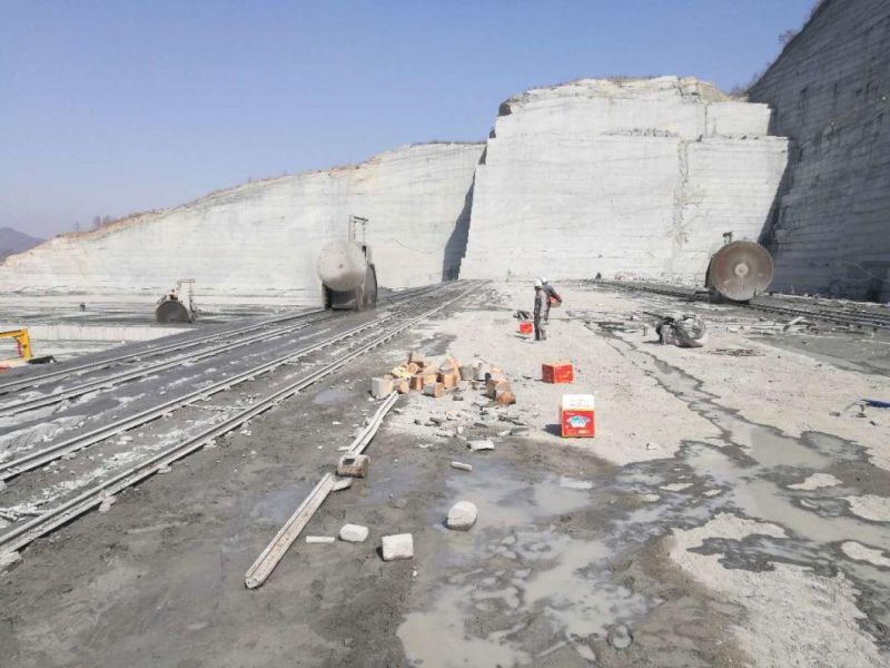 85 Degree Polished Sesame Grey Granite Slabs for Treads
