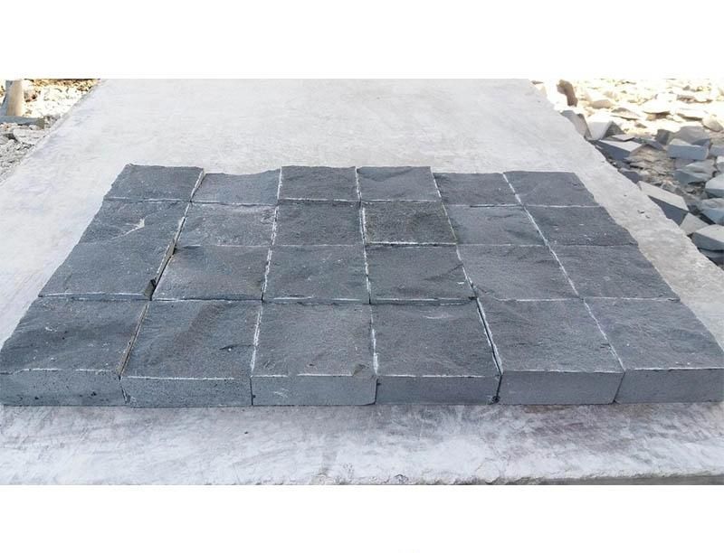 Wholesale and Cheap Black Granite Rough Natural Basalt for Cubicstone/Cobble/Paving Stone/ Cobblestone