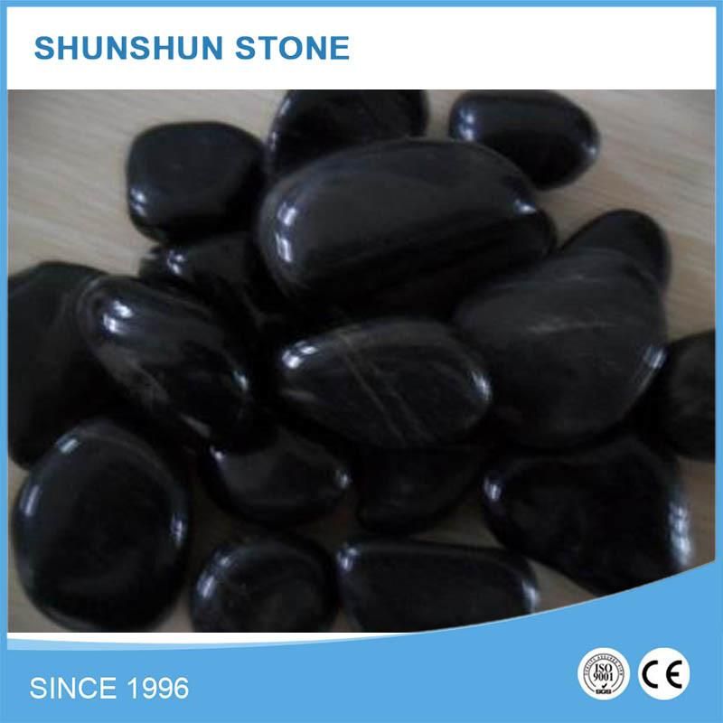 White and Black Natural Polished Pebbles for Landscaping