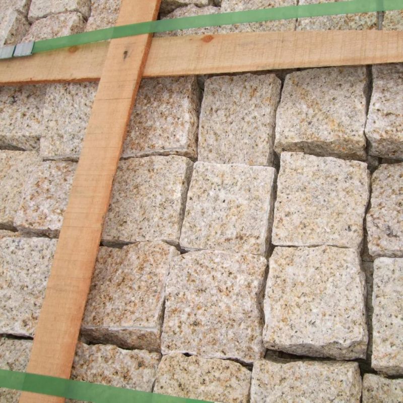 China Supply Narual Surface Golden Yellow Rusty Granite G682 Paving Cobble Stone