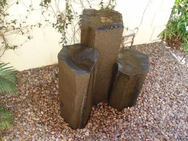 Red Polished Pebbles for Garden/Paths/Rockeries/Borders