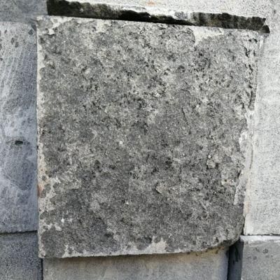 China Black Stone Flamed Granite Curbstone for Walkway/Driveway/Parking Pavers/Paving