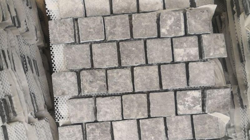 China Natural Zhangpu Black Granite Cube Stone on Mesh