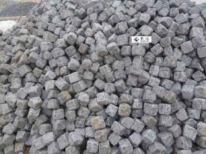 Cheap Tumbled Granite Cube Stone