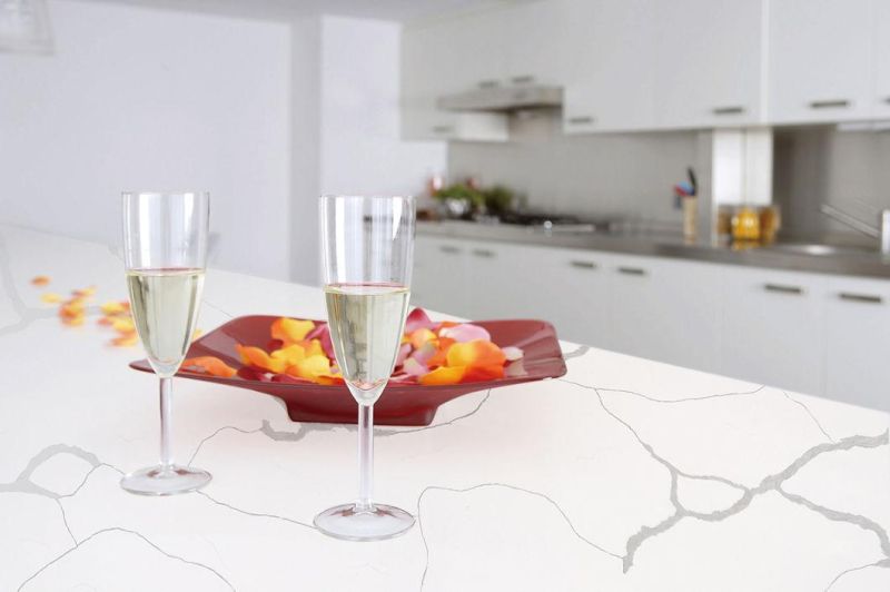 Look Nice Calacatta Quartz Stone with Good Quality