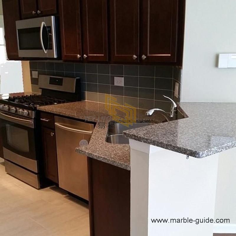 China Natural Bainbrook Brown Granite Tile Stone for Benchtops/Countertop/Paving Stone/Vanity Top