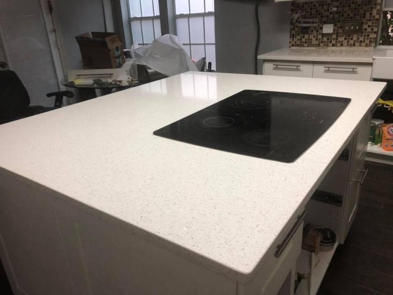 White Artificial Polished Quartz for Kitchen Island/Countertop/Vanity/Worktop