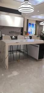 mm832 Blacray Sand-- Artifcical Stone Solid Surface Granite with Smooth Veins Laminated Countertop