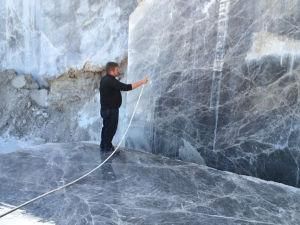 Dark Emprador Quarry