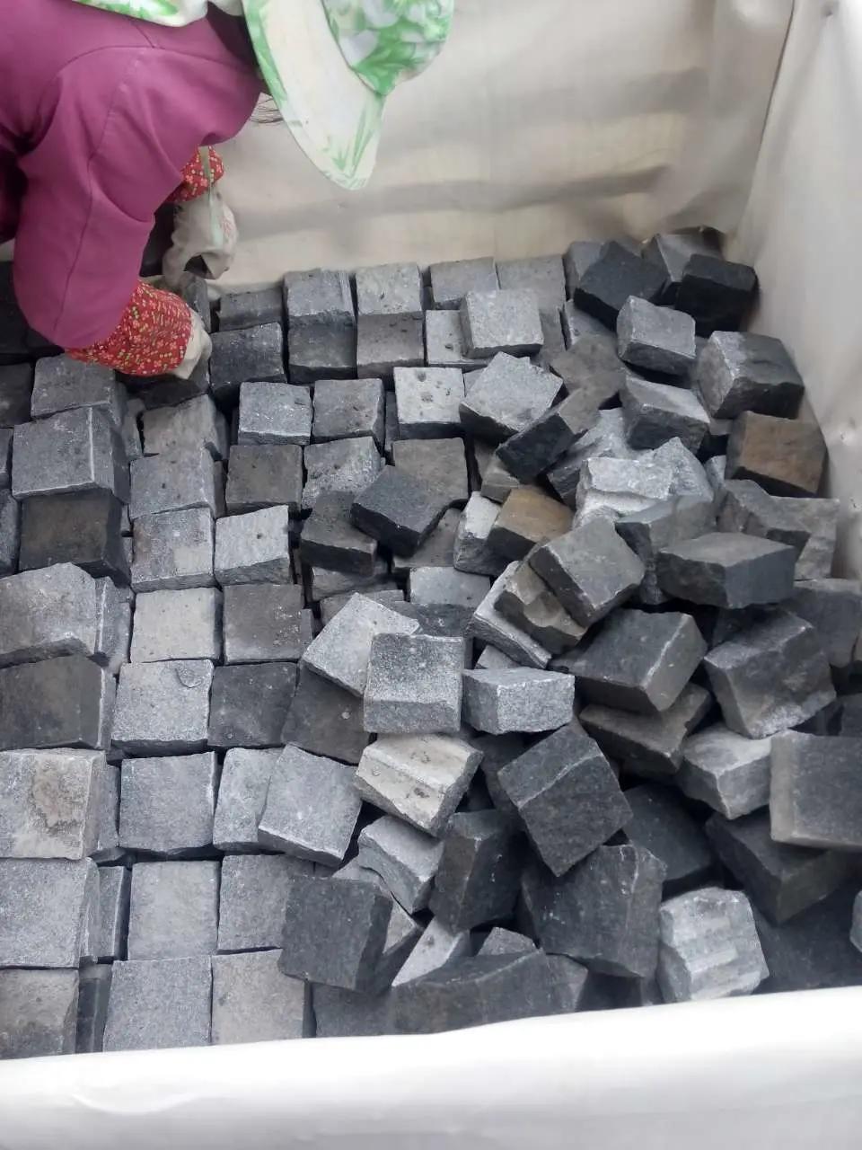 Cube Stone Paving Stone Natural Split Grey Granite Stone