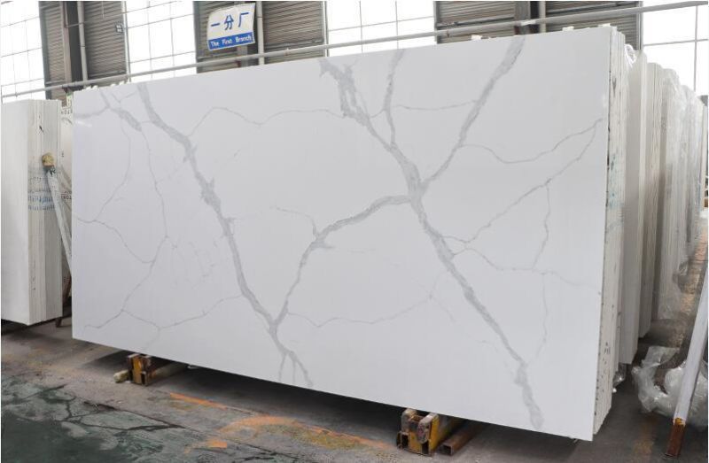 Wholesale White Color Calacatta Quartz for Countertops/Vanity Tops/Floor Tile/Wall Tile