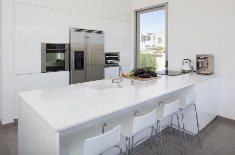 Worktop Material Calacatta Quartz Stone Slab with Black Veins