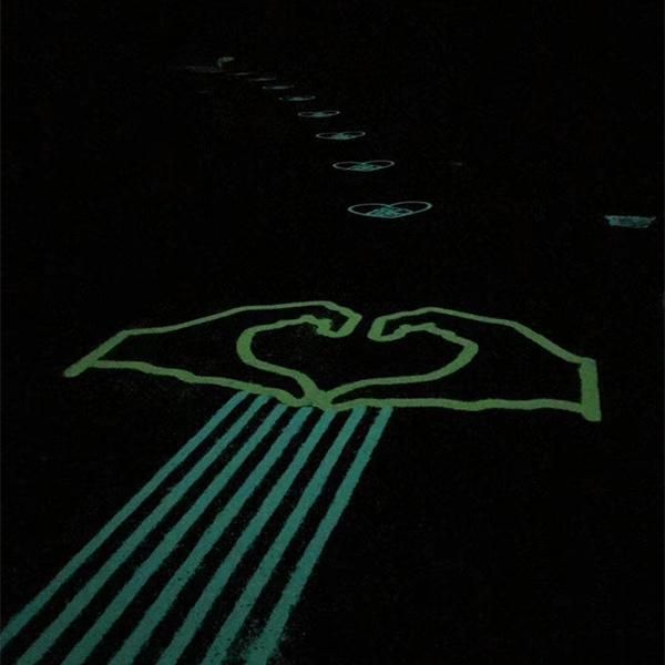 Glowing Stones Garden Glow in The Dark Pebbles Outdoor Decorative Stones