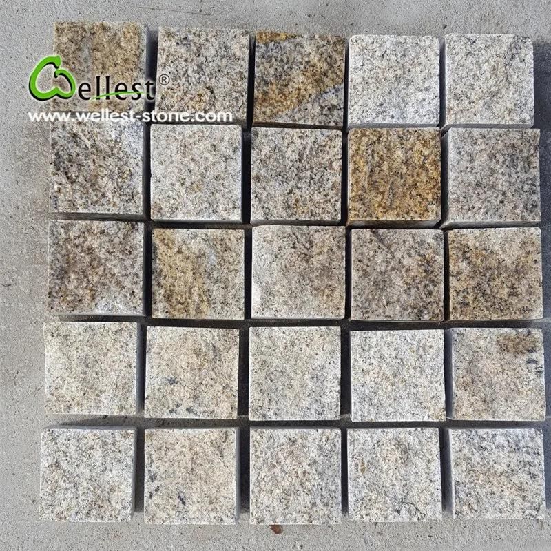 Natural Rusty Granite Rough Paving Cube Stone Meshed, Cobble Setts, 5X5X5cm